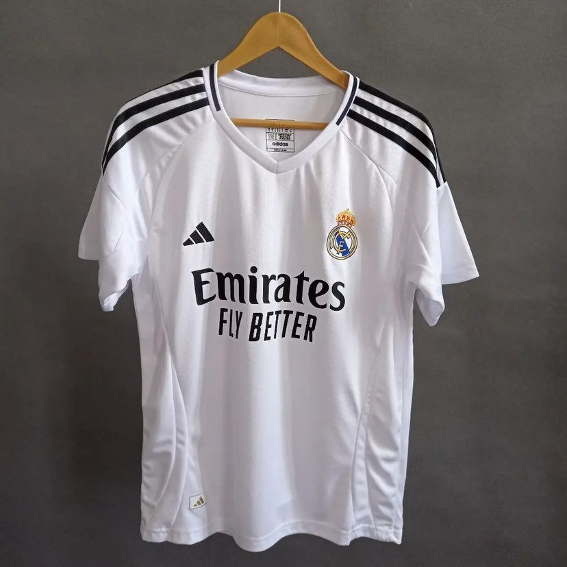 Real madrid Home 24-25 Jersey with shorts image 3